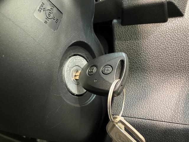 ハイゼットカーゴＤＸ　４ＷＤ　ＣＶＴ車　コーナーセンサー　ドラレコ　キーレス衝突被害軽減ブレーキ　スマアシ　コーナーセンサー　前席パワーウインドウ　ＡＭ／ＦＭステレオ　ドラレコ　両側スライドドア　オートライト　マニュアルレベリング　パートタイム４ＷＤ　キーレス（滋賀県）の中古車