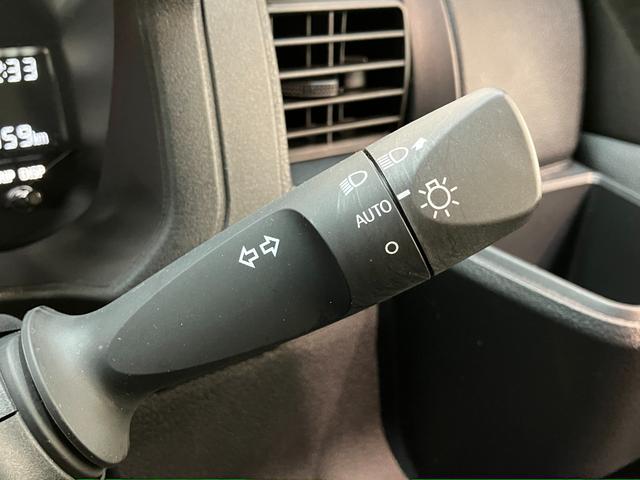 ハイゼットカーゴＤＸ　４ＷＤ　ＣＶＴ車　コーナーセンサー　ドラレコ　キーレス衝突被害軽減ブレーキ　スマアシ　コーナーセンサー　前席パワーウインドウ　ＡＭ／ＦＭステレオ　ドラレコ　両側スライドドア　オートライト　マニュアルレベリング　パートタイム４ＷＤ　キーレス（滋賀県）の中古車