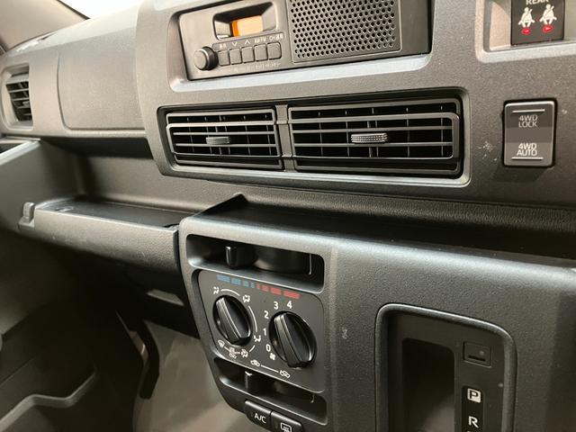 ハイゼットカーゴＤＸ　４ＷＤ　ＣＶＴ車　コーナーセンサー　ドラレコ　キーレス衝突被害軽減ブレーキ　スマアシ　コーナーセンサー　前席パワーウインドウ　ＡＭ／ＦＭステレオ　ドラレコ　両側スライドドア　オートライト　マニュアルレベリング　パートタイム４ＷＤ　キーレス（滋賀県）の中古車