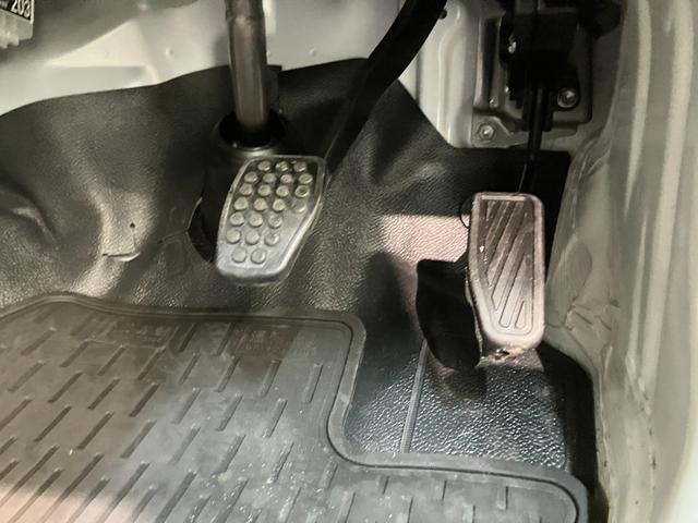 ハイゼットカーゴＤＸ　４ＷＤ　ＣＶＴ車　コーナーセンサー　ドラレコ　キーレス衝突被害軽減ブレーキ　スマアシ　コーナーセンサー　前席パワーウインドウ　ＡＭ／ＦＭステレオ　ドラレコ　両側スライドドア　オートライト　マニュアルレベリング　パートタイム４ＷＤ　キーレス（滋賀県）の中古車