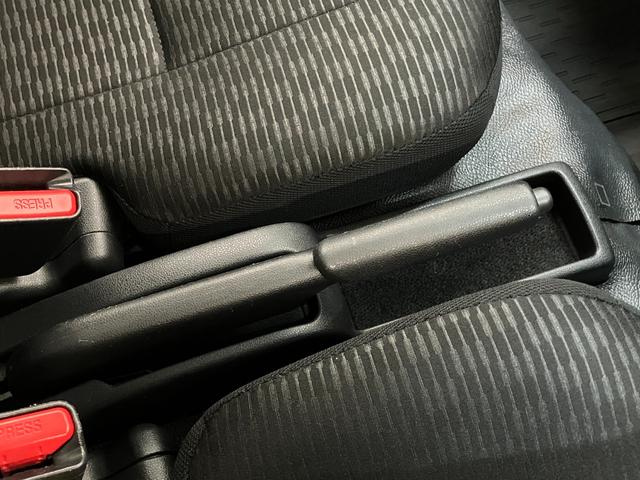 ハイゼットカーゴＤＸ　４ＷＤ　キーレス　前席パワーウインドウ追突被害軽減ブレーキ　スマアシ　コーナーセンサー　キーレス　前席パワーウインドウ　ＡＭ／ＦＭステレオ　両側スライドドア　パートタイム４ＷＤ　ドラレコ（滋賀県）の中古車
