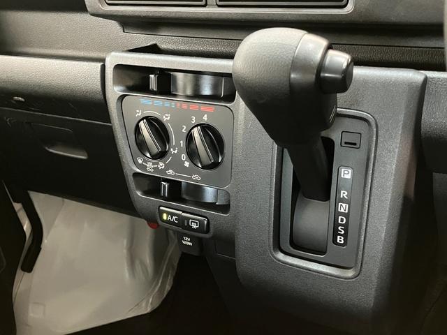 ハイゼットカーゴＤＸ　４ＷＤ　キーレス　前席パワーウインドウ追突被害軽減ブレーキ　スマアシ　コーナーセンサー　キーレス　前席パワーウインドウ　ＡＭ／ＦＭステレオ　両側スライドドア　パートタイム４ＷＤ　ドラレコ（滋賀県）の中古車
