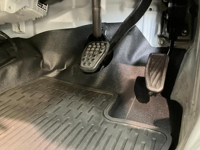 ハイゼットカーゴＤＸ　４ＷＤ　キーレス　前席パワーウインドウ追突被害軽減ブレーキ　スマアシ　コーナーセンサー　キーレス　前席パワーウインドウ　ＡＭ／ＦＭステレオ　両側スライドドア　パートタイム４ＷＤ　ドラレコ（滋賀県）の中古車