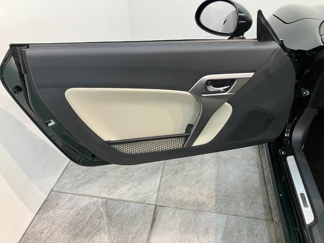 コペン20thアニバーサリーエディション 5MT 車検整備付5MT ターボ MOMO製ハンドル 革シート BBS製アルミホイール CDステレオ シートヒーター LED オートライト スマートキー(滋賀県)の中古車