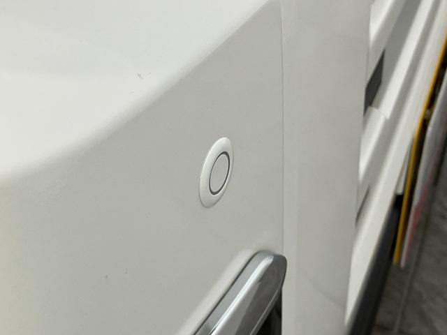 ハイゼットカーゴＤＸ　４ＷＤ　ＣＶＴ車　フルセグナビ　ドラレコ　キーレス衝突被害軽減ブレーキ　コーナーセンサー　フルセグナビ　ＤＶＤ再生　Ｂｌｕｅｔｏｏｔｈ　ドラレコ　ＥＴＣ　ＬＥＤ　オートライト　キーレスエントリー　前席パワーウインドウ　エコアイドル　パートタイム４ＷＤ（滋賀県）の中古車