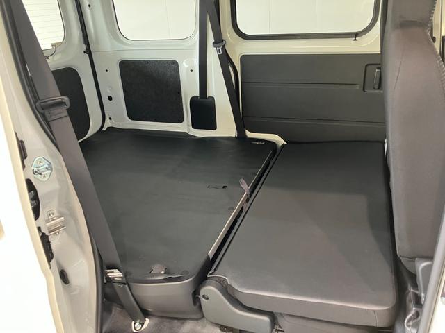 ハイゼットカーゴＤＸ　４ＷＤ　ＣＶＴ車　フルセグナビ　ドラレコ　キーレス衝突被害軽減ブレーキ　コーナーセンサー　フルセグナビ　ＤＶＤ再生　Ｂｌｕｅｔｏｏｔｈ　ドラレコ　ＥＴＣ　ＬＥＤ　オートライト　キーレスエントリー　前席パワーウインドウ　エコアイドル　パートタイム４ＷＤ（滋賀県）の中古車