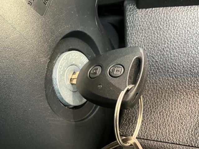 ハイゼットカーゴＤＸ　４ＷＤ　ＣＶＴ車　フルセグナビ　ドラレコ　キーレス衝突被害軽減ブレーキ　コーナーセンサー　フルセグナビ　ＤＶＤ再生　Ｂｌｕｅｔｏｏｔｈ　ドラレコ　ＥＴＣ　ＬＥＤ　オートライト　キーレスエントリー　前席パワーウインドウ　エコアイドル　パートタイム４ＷＤ（滋賀県）の中古車