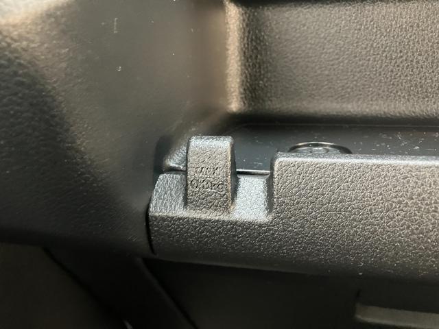 ハイゼットカーゴＤＸ　４ＷＤ　ＣＶＴ車　フルセグナビ　ドラレコ　キーレス衝突被害軽減ブレーキ　コーナーセンサー　フルセグナビ　ＤＶＤ再生　Ｂｌｕｅｔｏｏｔｈ　ドラレコ　ＥＴＣ　ＬＥＤ　オートライト　キーレスエントリー　前席パワーウインドウ　エコアイドル　パートタイム４ＷＤ（滋賀県）の中古車