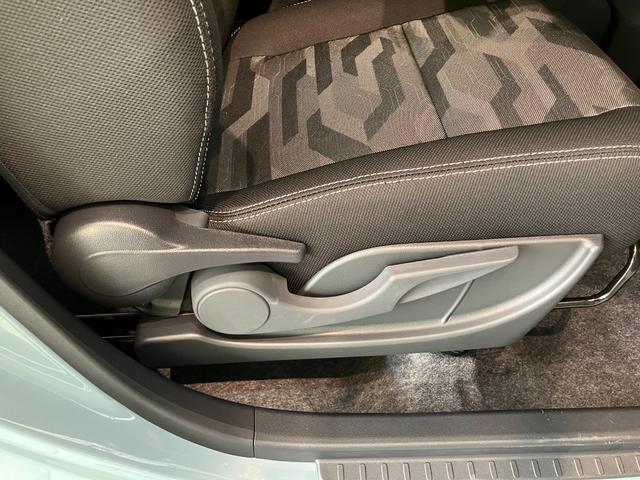 タフトＧ　ダーククロムベンチャー　レーダークルーズ　届出済未使用車衝突被害軽減ブレーキ　コーナーセンサー　バックカメラ（ナビ装着時用）　前席シートヒーター　電動パーキングブレーキ　ＬＥＤ　オートライト　オートエアコン　スマートキー　レーダークルーズ　エコアイドル（滋賀県）の中古車