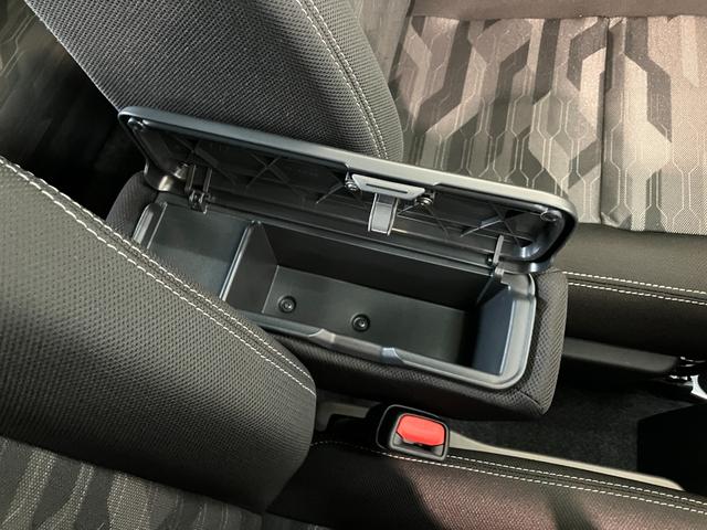 タフトＧ　ダーククロムベンチャー　レーダークルーズ　届出済未使用車衝突被害軽減ブレーキ　コーナーセンサー　バックカメラ（ナビ装着時用）　前席シートヒーター　電動パーキングブレーキ　ＬＥＤ　オートライト　オートエアコン　スマートキー　レーダークルーズ　エコアイドル（滋賀県）の中古車