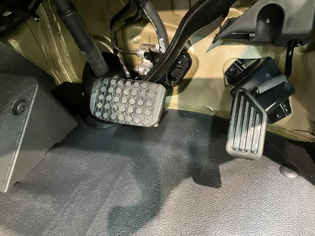 ハイゼットトラックジャンボエクストラ　４ＷＤ　ＣＶＴ　届出済未使用車衝突被害軽減ブレーキ　コーナーセンサー　ＬＥＤヘッドライト　オートライト　スマートキー　パワーウインドウ　電動格納式ミラー　荷台作業灯　パートタイム４ＷＤ　デフロック　エコアイドル　届出済未使用車（滋賀県）の中古車