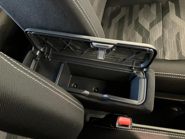 タフトＧクロムベンチャー　ＣＤステレオ　スマートキー　ＬＥＤ衝突被害軽減ブレーキ　コーナーセンサー　バックカメラ（ナビ装着時用）　　前席シートヒーター　電動パーキング　スカイフィールトップ　ＬＥＤ　オートライト　オートエアコン　スマートキー　エコアイドル（滋賀県）の中古車