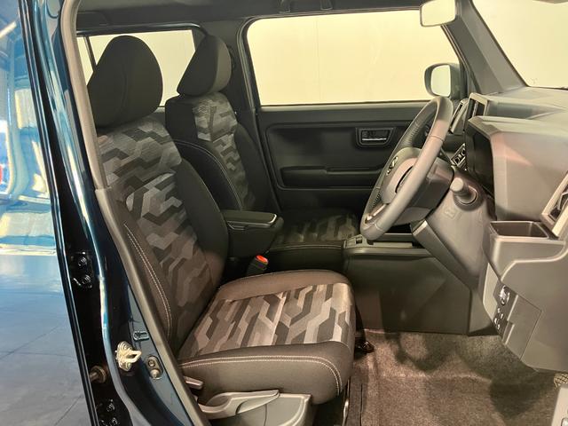 タフトＧダーククロムベンチャー　レーダークルコン　届出済未使用車衝突被害軽減ブレーキ　コーナーセンサー　バックカメラ（ナビ装着時用）　前席シートヒーター　電動パーキング　スカイフィールトップ　ＬＥＤ　オートライト　オートエアコン　スマートキー　エコアイドル（滋賀県）の中古車