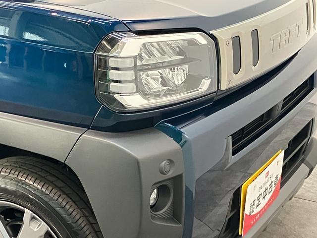 タフトＧダーククロムベンチャー　レーダークルコン　届出済未使用車衝突被害軽減ブレーキ　コーナーセンサー　バックカメラ（ナビ装着時用）　前席シートヒーター　電動パーキング　スカイフィールトップ　ＬＥＤ　オートライト　オートエアコン　スマートキー　エコアイドル（滋賀県）の中古車