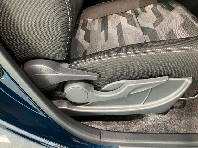 タフトＧダーククロムベンチャー　レーダークルコン　届出済未使用車衝突被害軽減ブレーキ　コーナーセンサー　バックカメラ（ナビ装着時用）　前席シートヒーター　電動パーキング　スカイフィールトップ　ＬＥＤ　オートライト　オートエアコン　スマートキー　エコアイドル（滋賀県）の中古車