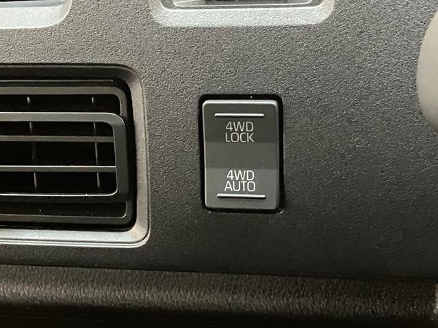 ハイゼットカーゴＤＸ　パートタイム４ＷＤ　キーレス　コーナーセンサー　ＥＴＣ衝突被害軽減ブレーキ　スマアシ　コーナーセンサー　キーレス　前席パワーウインドウ　ＡＭ／ＦＭステレオ　ＥＴＣ　両側スライドドア　パートタイム４ＷＤ　オートライト（滋賀県）の中古車