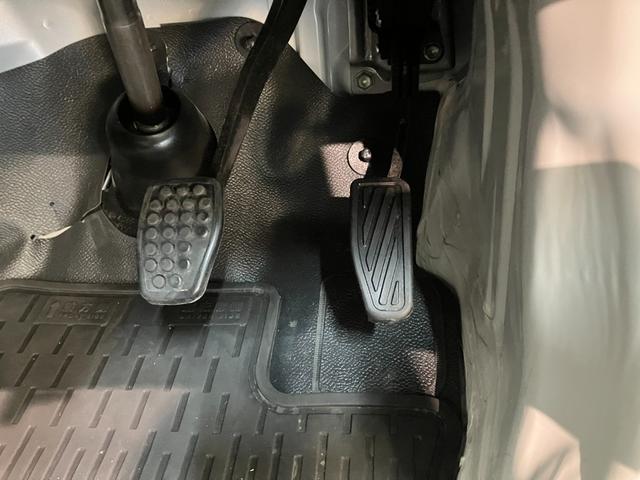 ハイゼットカーゴＤＸ　パートタイム４ＷＤ　キーレス　コーナーセンサー　ＥＴＣ衝突被害軽減ブレーキ　スマアシ　コーナーセンサー　キーレス　前席パワーウインドウ　ＡＭ／ＦＭステレオ　ＥＴＣ　両側スライドドア　パートタイム４ＷＤ　オートライト（滋賀県）の中古車