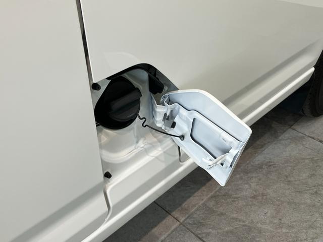 ハイゼットカーゴＤＸ　４ＷＤ　ＣＶＴ　フルセグナビ　ドラレコ　キーレス衝突被害軽減ブレーキ　コーナーセンサー　フルセグナビ　ＤＶＤ再生　Ｂｌｕｅｔｏｏｔｈ　ドラレコ　ＥＴＣ　ＬＥＤ　オートライト　キーレスエントリー　前席パワーウインドウ　エコアイドル　パートタイム４ＷＤ（滋賀県）の中古車