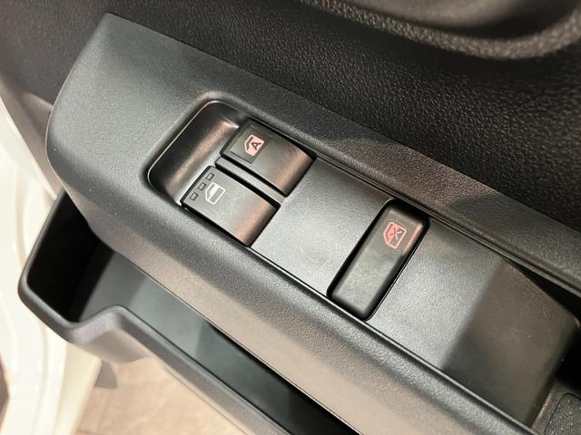 ハイゼットカーゴＤＸ　４ＷＤ　ＣＶＴ　フルセグナビ　ドラレコ　キーレス衝突被害軽減ブレーキ　コーナーセンサー　フルセグナビ　ＤＶＤ再生　Ｂｌｕｅｔｏｏｔｈ　ドラレコ　ＥＴＣ　ＬＥＤ　オートライト　キーレスエントリー　前席パワーウインドウ　エコアイドル　パートタイム４ＷＤ（滋賀県）の中古車