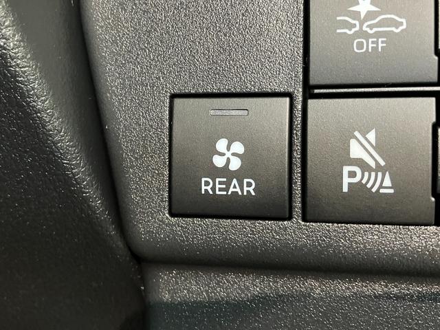 ハイゼットカーゴＤＸ　４ＷＤ　ＣＶＴ　フルセグナビ　ドラレコ　キーレス衝突被害軽減ブレーキ　コーナーセンサー　フルセグナビ　ＤＶＤ再生　Ｂｌｕｅｔｏｏｔｈ　ドラレコ　ＥＴＣ　ＬＥＤ　オートライト　キーレスエントリー　前席パワーウインドウ　エコアイドル　パートタイム４ＷＤ（滋賀県）の中古車