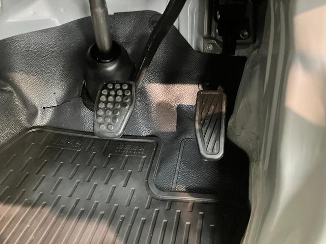 ハイゼットカーゴＤＸ　４ＷＤ　ＣＶＴ　フルセグナビ　ドラレコ　キーレス衝突被害軽減ブレーキ　コーナーセンサー　フルセグナビ　ＤＶＤ再生　Ｂｌｕｅｔｏｏｔｈ　ドラレコ　ＥＴＣ　ＬＥＤ　オートライト　キーレスエントリー　前席パワーウインドウ　エコアイドル　パートタイム４ＷＤ（滋賀県）の中古車