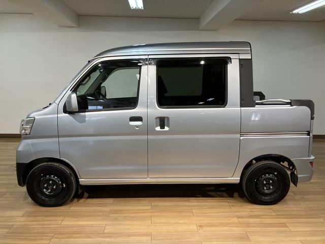 ハイゼットカーゴデッキバンＧ　ＳＡIII　２ＷＤ／４ＡＴ／走行０．２万キロ走行０．２万キロ／車検整備付き／２ＷＤ／４ＡＴ／衝突軽減ブレーキ／純正ＣＤステレオ／ＬＥＤヘッドライト／フォグランプ／電動格納式ドアミラー（大阪府）の中古車