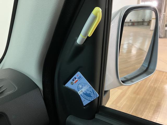 ハイゼットカーゴデッキバンＧ　ＳＡIII　２ＷＤ／４ＡＴ／走行０．２万キロ走行０．２万キロ／車検整備付き／２ＷＤ／４ＡＴ／衝突軽減ブレーキ／純正ＣＤステレオ／ＬＥＤヘッドライト／フォグランプ／電動格納式ドアミラー（大阪府）の中古車