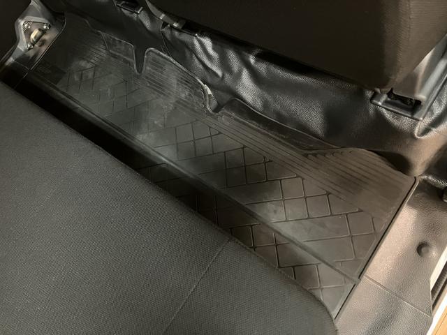 ハイゼットカーゴデッキバンＧ　ＳＡIII　２ＷＤ／４ＡＴ／走行０．２万キロ走行０．２万キロ／車検整備付き／２ＷＤ／４ＡＴ／衝突軽減ブレーキ／純正ＣＤステレオ／ＬＥＤヘッドライト／フォグランプ／電動格納式ドアミラー（大阪府）の中古車
