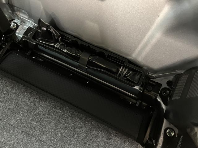 ハイゼットトラックハイルーフ　２ＷＤ／ＣＶＴ／走行０．６万キロ／キーフリー令和５年式／走行０．６万キロ／フロントガーニッシュ／オーディオレス／ゲートプロテクター／テールゲートチェーン／キーフリー／パワーウィンド／電動格納式ドアミラー／オートライト（大阪府）の中古車