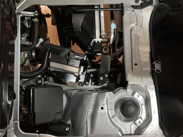 ハイゼットトラックハイルーフ　２ＷＤ／ＣＶＴ／走行０．６万キロ／キーフリー令和５年式／走行０．６万キロ／フロントガーニッシュ／オーディオレス／ゲートプロテクター／テールゲートチェーン／キーフリー／パワーウィンド／電動格納式ドアミラー／オートライト（大阪府）の中古車