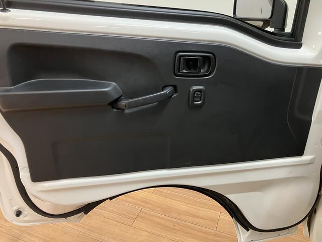 ハイゼットトラックハイルーフ／４ＷＤ／４ＡＴ／走行１．４万キロ／１年保証／４ＷＤ／４ＡＴ／走行１．４万キロ／パワーウインドウ／キーレス／エアコン／パワステ／ＦＭ＆ＡＭラジオ／１年間走行距離無制限保証／ゲートプロテクター／（大阪府）の中古車