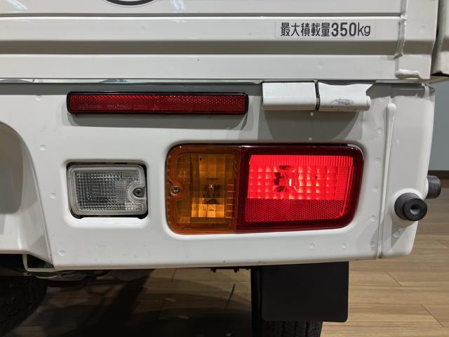 ハイゼットトラックハイルーフ／４ＷＤ／４ＡＴ／走行１．４万キロ／１年保証／４ＷＤ／４ＡＴ／走行１．４万キロ／パワーウインドウ／キーレス／エアコン／パワステ／ＦＭ＆ＡＭラジオ／１年間走行距離無制限保証／ゲートプロテクター／（大阪府）の中古車