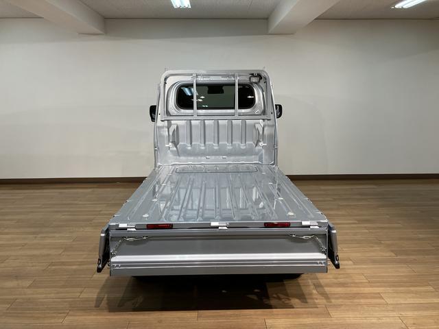 ハイゼットトラックＥＸＴ／元弊社試乗車／走行０．２万キロ／パワーウインドウ／元弊社試乗車／走行０．２万キロ／パワーウインドウ／電動格納ミラー／スマートキー／プッシュスタート／ＣＶＴ車／荷台作業灯／テールゲートチェーン／コーナーセンサー／衝突軽減ブレーキ／フォグランプ／（大阪府）の中古車