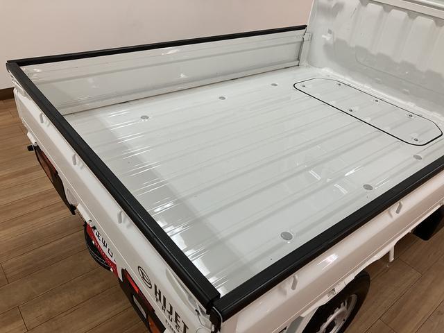 ハイゼットトラックＥＸＴ　４ＷＤ／５ＭＴ／走行０．７万キロ／ナビ／バックカメラ令和５年式／走行０．７万キロ／４ＷＤ（パートタイム）／５ＭＴ／ナビ／ＣＤ／ＡＭ／ＦＭ／Ｂｌｕｅｔｏｏｔｈ／バックカメラ／走行０．５万キロキーフリー／電動格納式ドアミラー／フォグランプ／（大阪府）の中古車