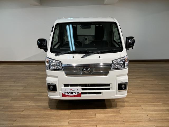 ハイゼットトラックＥＸＴ　４ＷＤ／５ＭＴ／走行０．７万キロ／ナビ／バックカメラ令和５年式／走行０．７万キロ／４ＷＤ（パートタイム）／５ＭＴ／ナビ／ＣＤ／ＡＭ／ＦＭ／Ｂｌｕｅｔｏｏｔｈ／バックカメラ／走行０．５万キロキーフリー／電動格納式ドアミラー／フォグランプ／（大阪府）の中古車