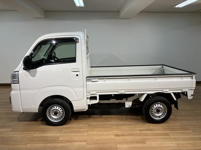 ハイゼットトラックＥＸＴ　４ＷＤ／５ＭＴ／走行０．７万キロ／ナビ／バックカメラ令和５年式／走行０．７万キロ／４ＷＤ（パートタイム）／５ＭＴ／ナビ／ＣＤ／ＡＭ／ＦＭ／Ｂｌｕｅｔｏｏｔｈ／バックカメラ／走行０．５万キロキーフリー／電動格納式ドアミラー／フォグランプ／（大阪府）の中古車