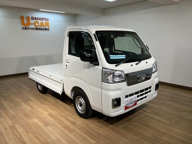 ハイゼットトラックＥＸＴ　４ＷＤ／５ＭＴ／走行０．７万キロ／ナビ／バックカメラ令和５年式／走行０．７万キロ／４ＷＤ（パートタイム）／５ＭＴ／ナビ／ＣＤ／ＡＭ／ＦＭ／Ｂｌｕｅｔｏｏｔｈ／バックカメラ／走行０．５万キロキーフリー／電動格納式ドアミラー／フォグランプ／（大阪府）の中古車