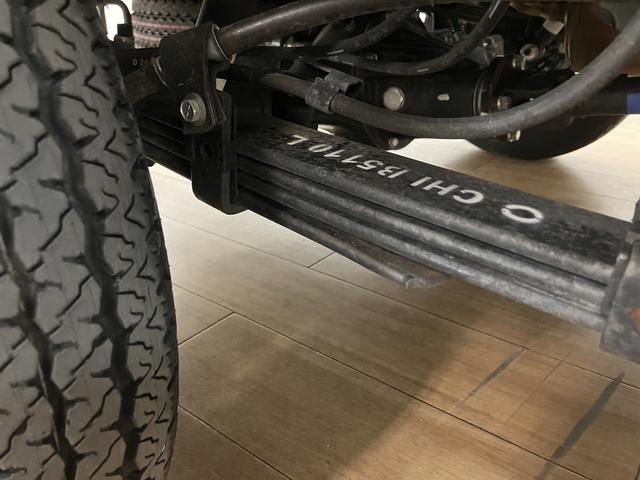 ハイゼットトラックＥＸＴ　４ＷＤ／５ＭＴ／走行０．７万キロ／ナビ／バックカメラ令和５年式／走行０．７万キロ／４ＷＤ（パートタイム）／５ＭＴ／ナビ／ＣＤ／ＡＭ／ＦＭ／Ｂｌｕｅｔｏｏｔｈ／バックカメラ／走行０．５万キロキーフリー／電動格納式ドアミラー／フォグランプ／（大阪府）の中古車