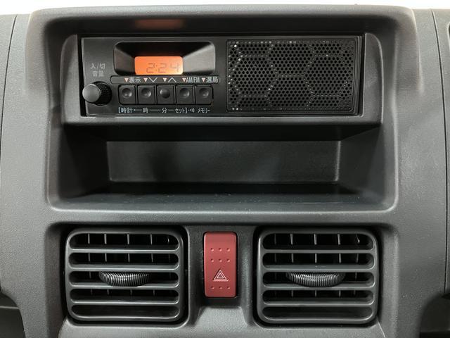 キャリイトラックＫＣエアコン・パワステ　平成２８年式／走行１．１万キロエアコン／パワステ／２ＷＤ／３ＡＴ／平成２８年式／走行１．１万キロ／荷台マット／点検整備付き／テールゲートチェーン／バイザー（大阪府）の中古車