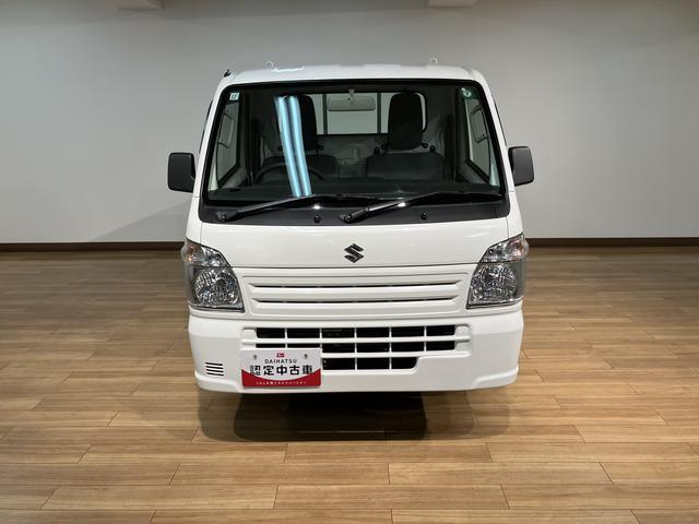 キャリイトラックＫＣエアコン・パワステ　平成２８年式／走行１．１万キロエアコン／パワステ／２ＷＤ／３ＡＴ／平成２８年式／走行１．１万キロ／荷台マット／点検整備付き／テールゲートチェーン／バイザー（大阪府）の中古車