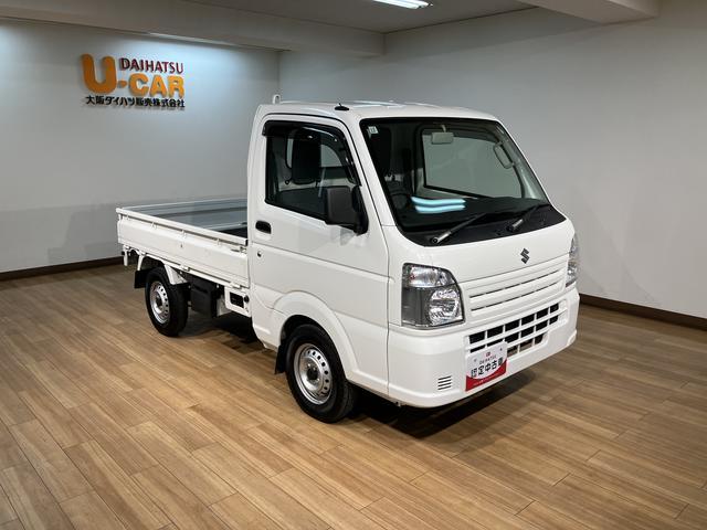 キャリイトラックＫＣエアコン・パワステ　平成２８年式／走行１．１万キロエアコン／パワステ／２ＷＤ／３ＡＴ／平成２８年式／走行１．１万キロ／荷台マット／点検整備付き／テールゲートチェーン／バイザー（大阪府）の中古車