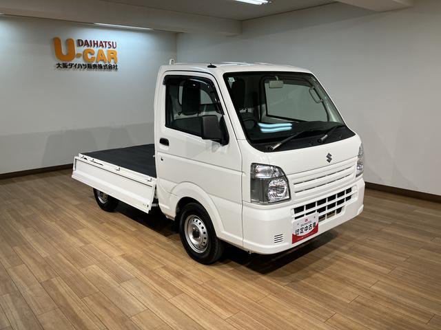 キャリイトラックＫＣエアコン・パワステ　平成２８年式／走行１．１万キロエアコン／パワステ／２ＷＤ／３ＡＴ／平成２８年式／走行１．１万キロ／荷台マット／点検整備付き／テールゲートチェーン／バイザー（大阪府）の中古車