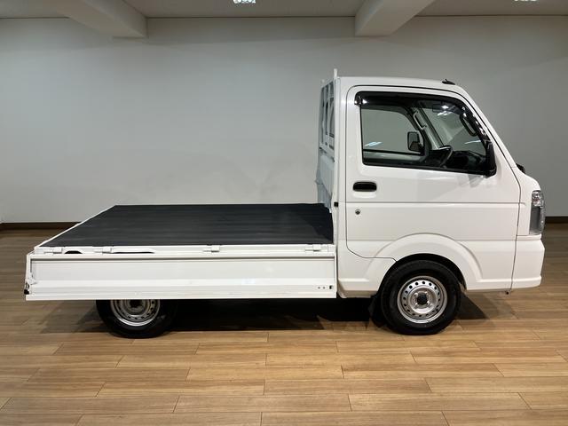 キャリイトラックＫＣエアコン・パワステ　平成２８年式／走行１．１万キロエアコン／パワステ／２ＷＤ／３ＡＴ／平成２８年式／走行１．１万キロ／荷台マット／点検整備付き／テールゲートチェーン／バイザー（大阪府）の中古車
