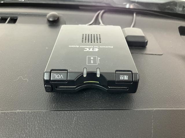 ハイゼットカーゴデラックスＳＡIII／ナビ／ＥＴＣ／ＵＳＢ／ＬＥＤ元弊社レンタカー／ナビ／ＥＴＣ／ＵＳＢ／キーレス／オートハイビーム／パワーウィンドウ／マニュアルエアコン／ＬＥＤヘッドライト（大阪府）の中古車
