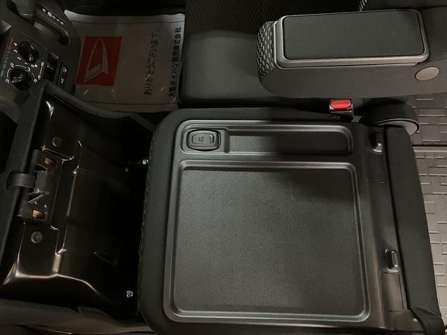 ウェイクＤ　ＳＡIII　令和２年／走行１．４万キロ／ナビ／ＥＴＣ車検整備付き／令和２年式／走行１．４万キロ／ナビ（ＮＭＺＫ−Ｗ７０Ｄ）／ＣＤ／ＤＶＤ／Ｂｌｕｅｔｏｏｔｈ／ＵＳＢ／フルセグ／ＥＴＣ／フォグランプ／衝突軽減ブレーキ／キーレス／電動格納ドアミラー（大阪府）の中古車