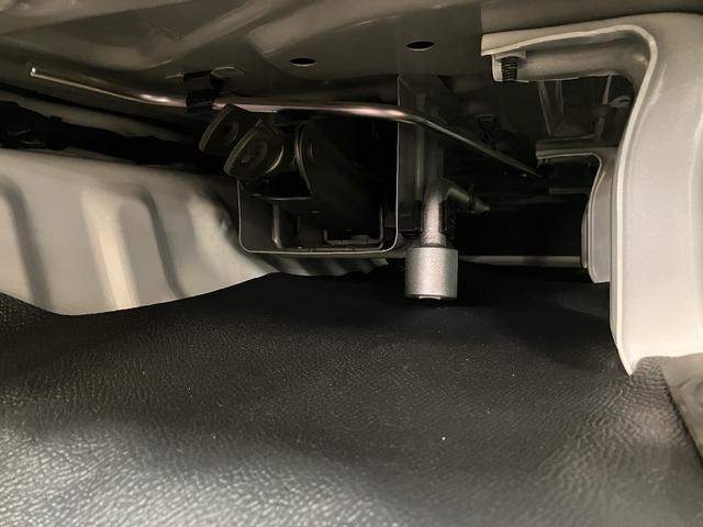 ハイゼットカーゴスペシャル／走行２．９万キロ／車検整備渡し／１年保証付／走行２．９万キロ／車検整備渡し／１年間走行距離無制限保証／４ＡＴ／ＦＭ＆ＡＭラジオ／ＵＳＢ接続／オートライト／アイドリングストップ／（大阪府）の中古車