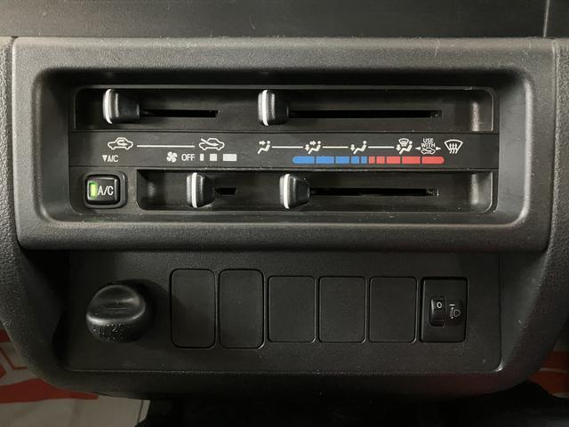 ハイゼットトラックスタンダード　２ＷＤ／５ＭＴ／令和２年式／走行４．１万キロ令和２年式／走行４．１万キロ／２ＷＤ／５ＭＴ／ゲートプロテクター／リヤガラススモーク／１年間距離無制限保証／エアコン／パワステ（大阪府）の中古車