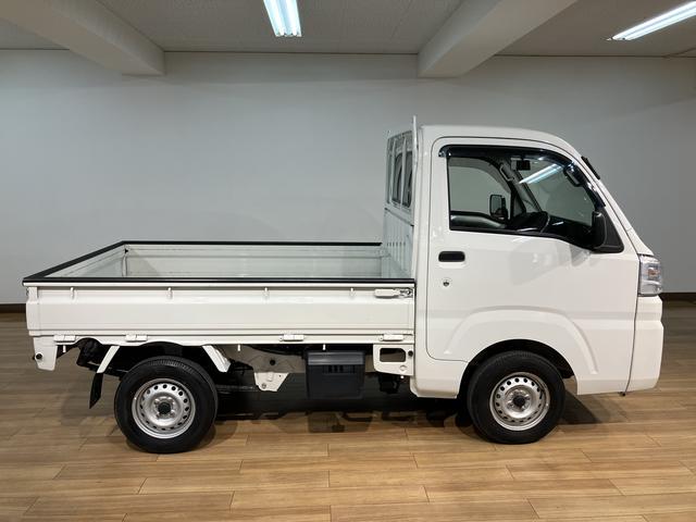 ハイゼットトラックスタンダード　２ＷＤ／５ＭＴ／令和２年式／走行４．１万キロ令和２年式／走行４．１万キロ／２ＷＤ／５ＭＴ／ゲートプロテクター／リヤガラススモーク／１年間距離無制限保証／エアコン／パワステ（大阪府）の中古車