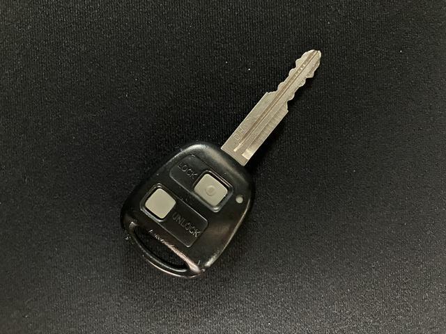 エッセＤ　平成２２年式／走行１．９万キロ／車検整備付き平成２２年式／走行１．９万キロ／車検整備付き／１年間距離無制限保証／ＣＤステレオ／キーレスエントリ／カーペットマット／バイザー／パワーウィンド（大阪府）の中古車