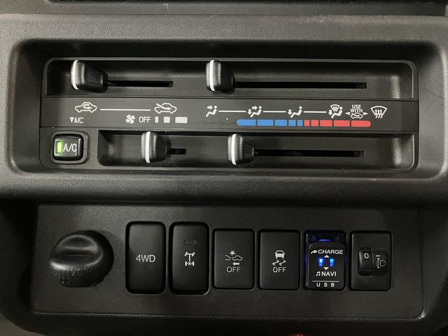 ハイゼットトラックエクストラＳＡIIIｔ　４ＷＤ・ＭＴ・エントリーナビ・ＥＴＣ４ＷＤ・ＭＴ・衝突回避軽減ブレーキ付き・エントリーナビ・Ｂｌｕｅｔｏｏｔｈ・ナビ連動フロントドラレコ・ＥＴＣ・ＬＥＤデイランプ・工具箱・バックモニター付き（大阪府）の中古車